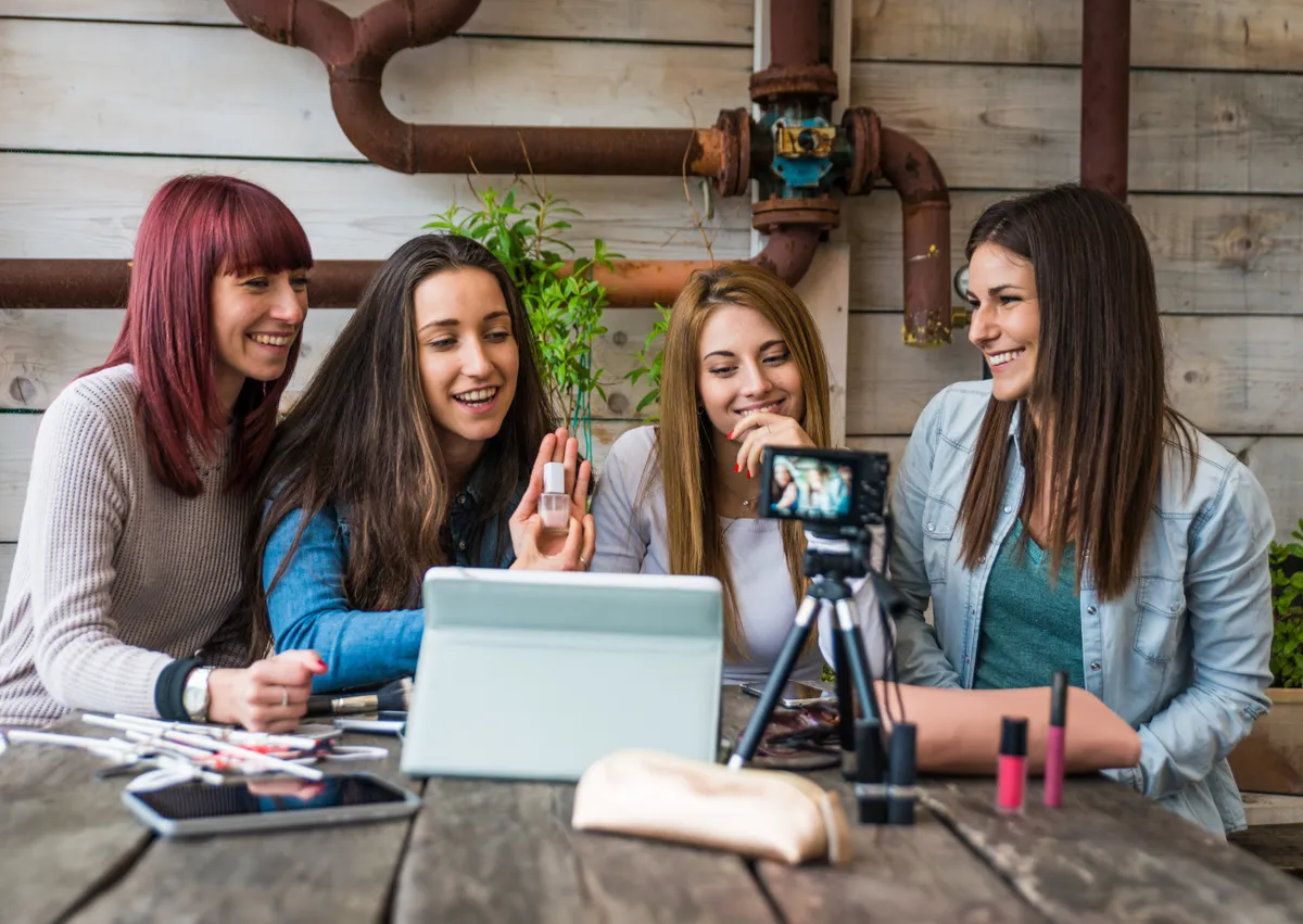 10 способов повысить узнаваемость бренда без больших затрат с ИИ